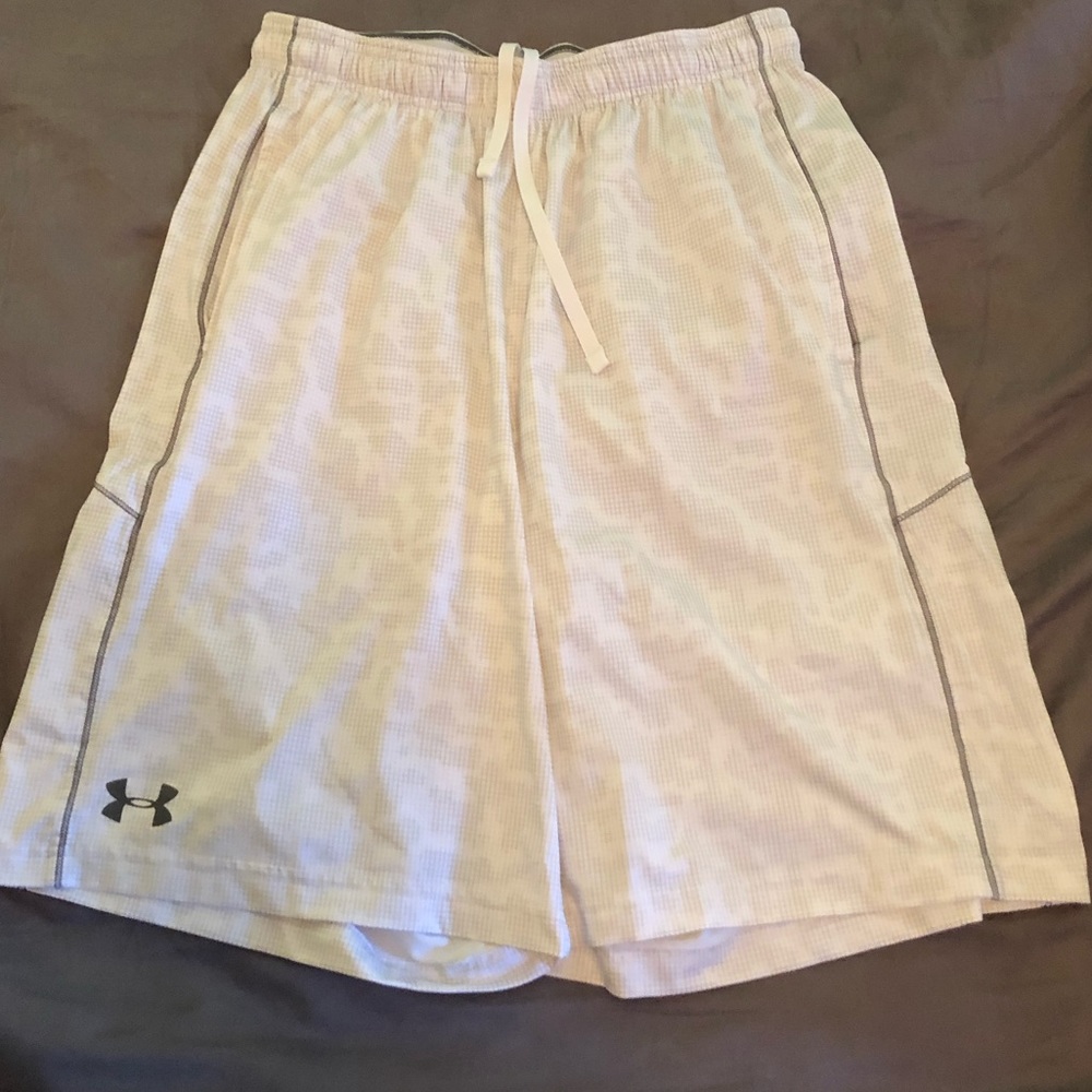 SOLD Men’s under armour shorts